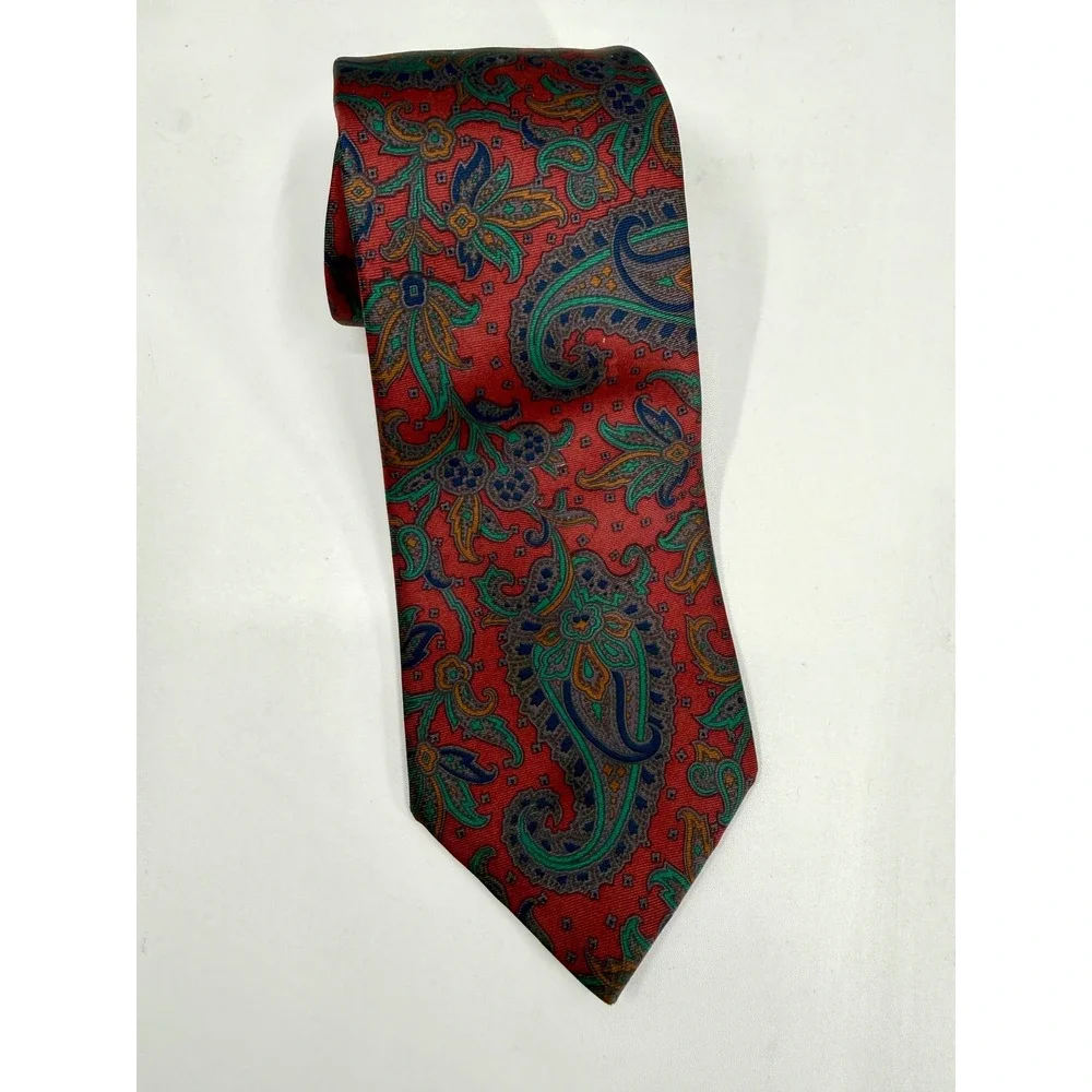 Burberrys Necktie Mens OS Red Paisley Silk Made in England Vintage Luxury
